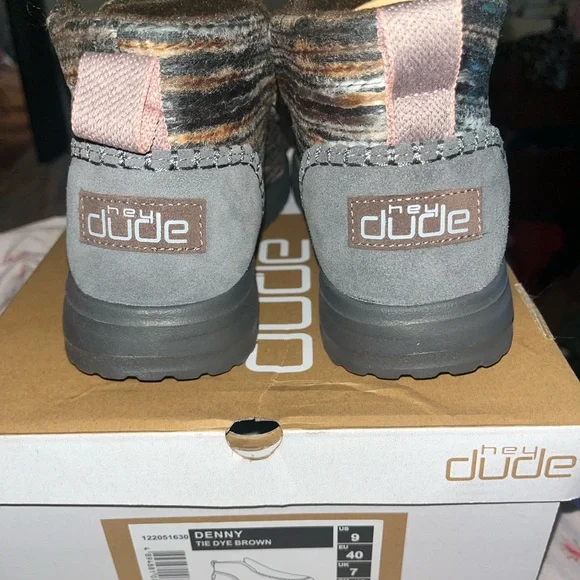 Hey Dude Women's Shoes - Picture 5 of 8